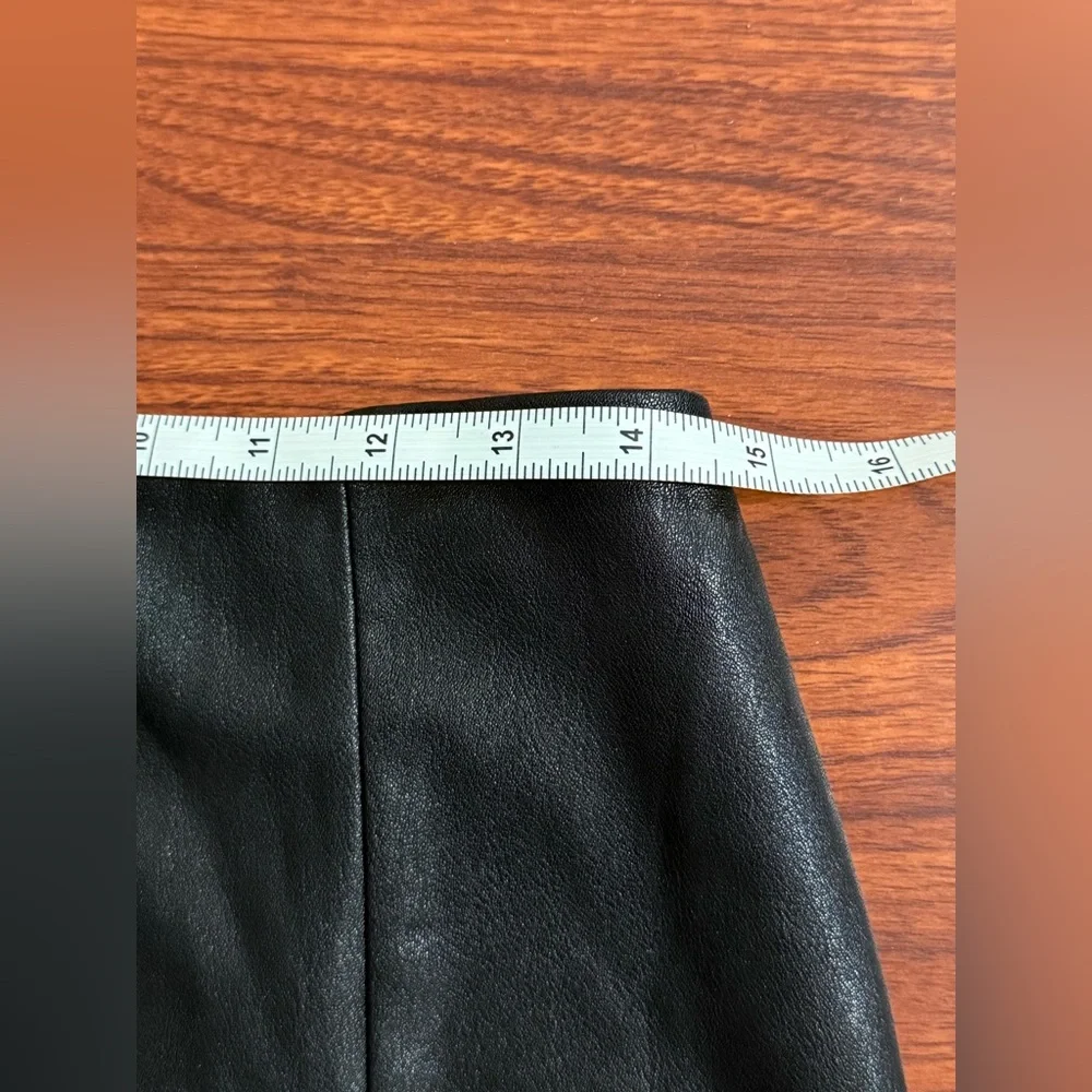 x REVOLVE Dale Skort in Black Leather
Amanda Uprichard - Women’s Size M - Picture 9 of 11